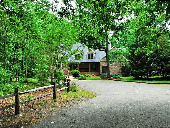 3rd image of 11305 Clover Hill Dr