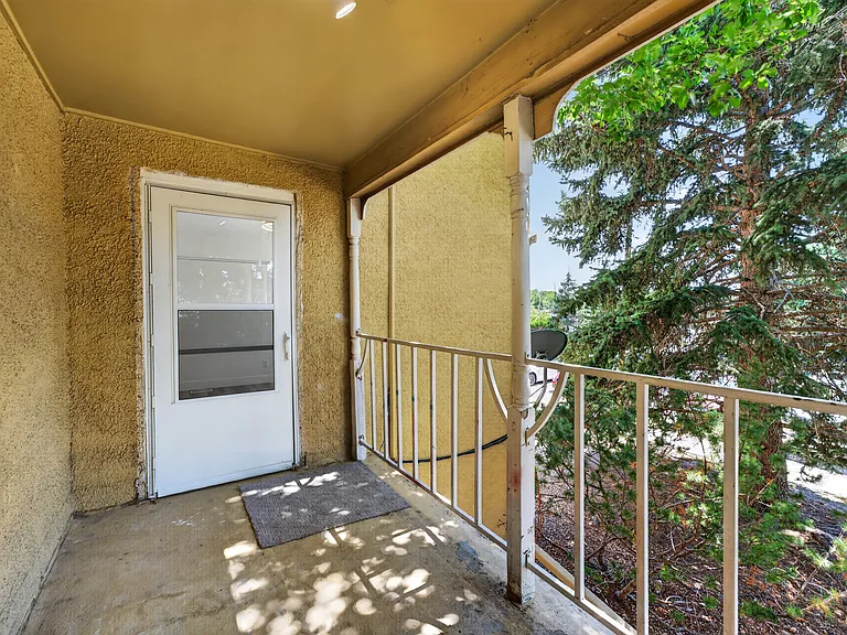 19636 Victorian Dr #B4 — Photo 24