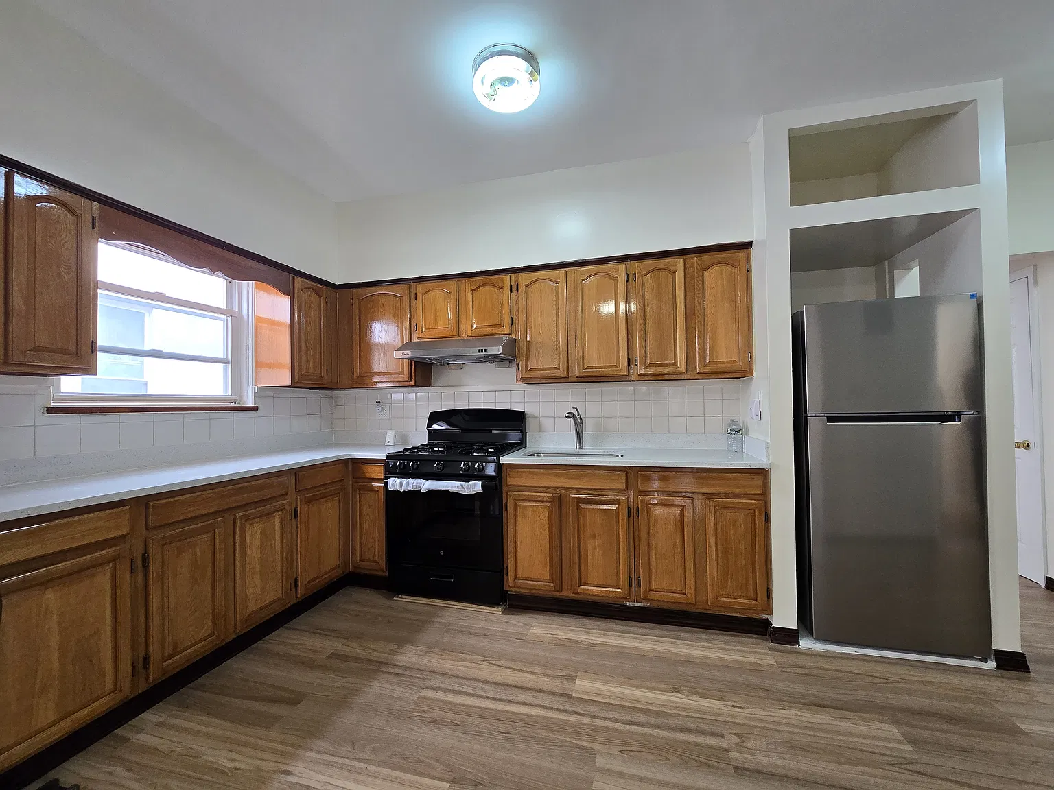 3 bed, 1150 sqft, $2,900 — Photo 4
