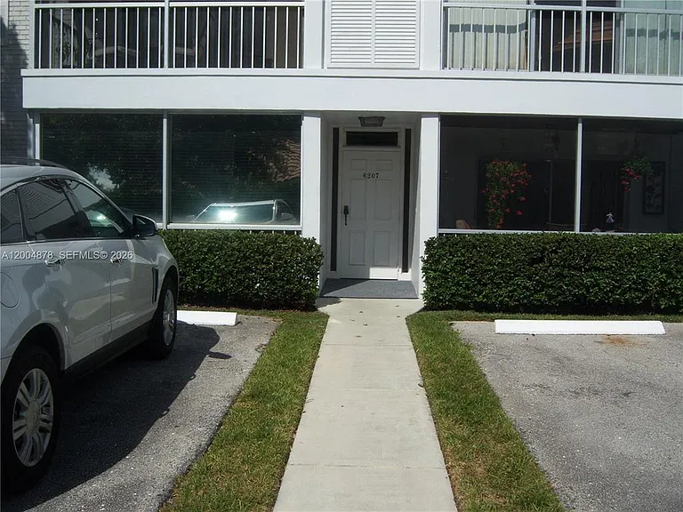 6207 Bay Club Dr #1 — Photo 17