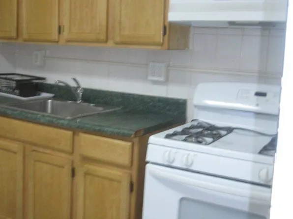 7618 Rockaway Blvd, Woodhaven, NY 11421