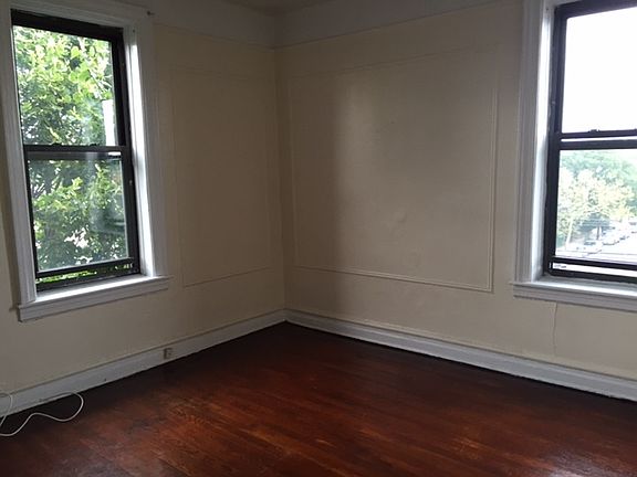 3rd image of 12008 97th Ave #D9
