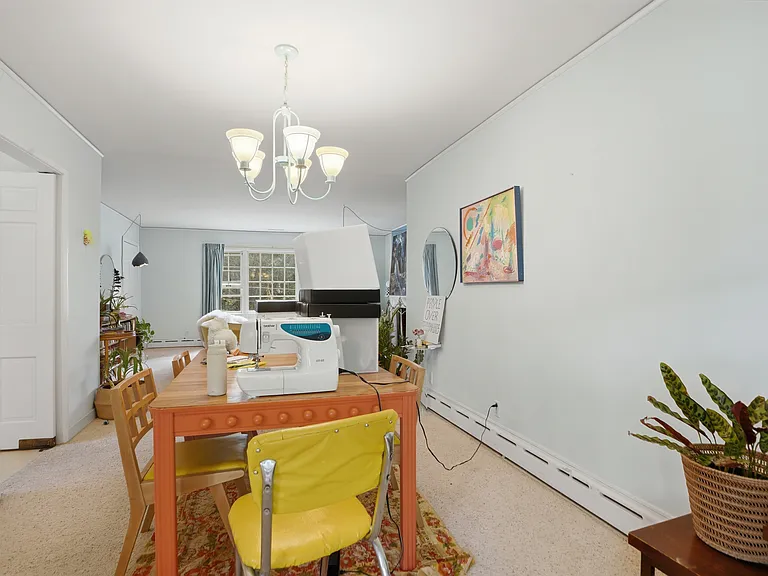 321 McLean St — Photo 10