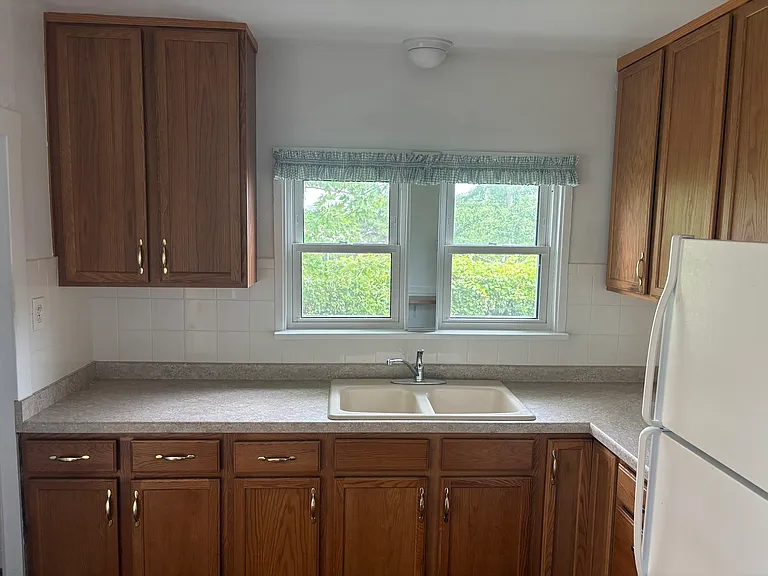 10 N Greenleaf St — Photo 5