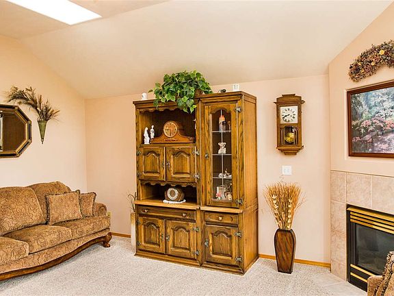 5th image of 3129 S Sunnybrook Ct