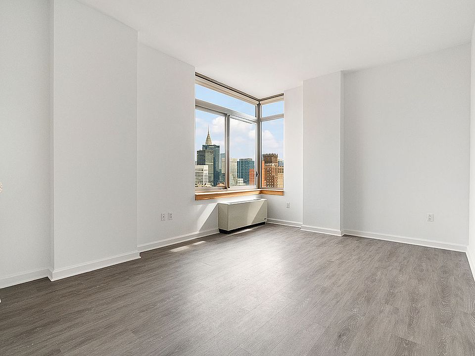 1st image of 35 W 33rd St APT 23c