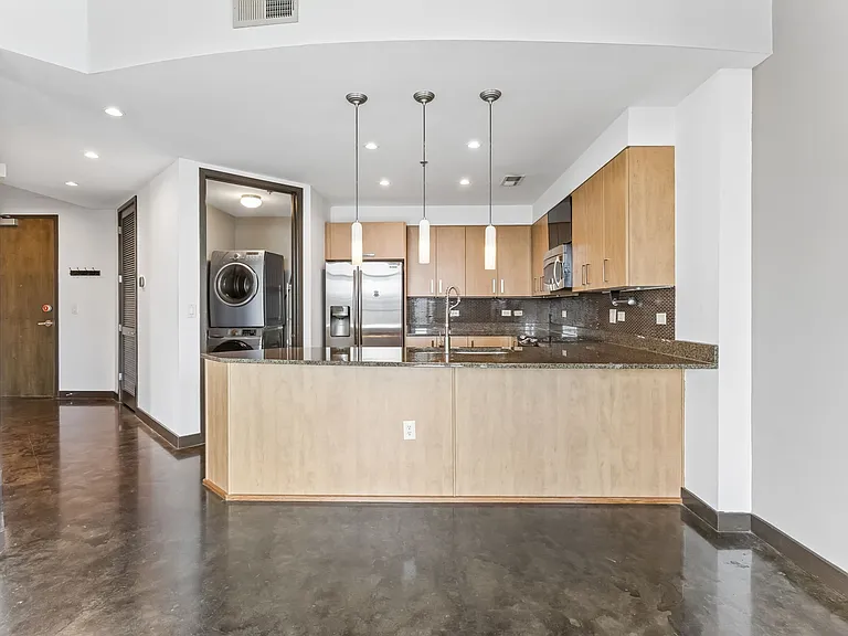 1510 Demonbreun St #702 — Photo 1