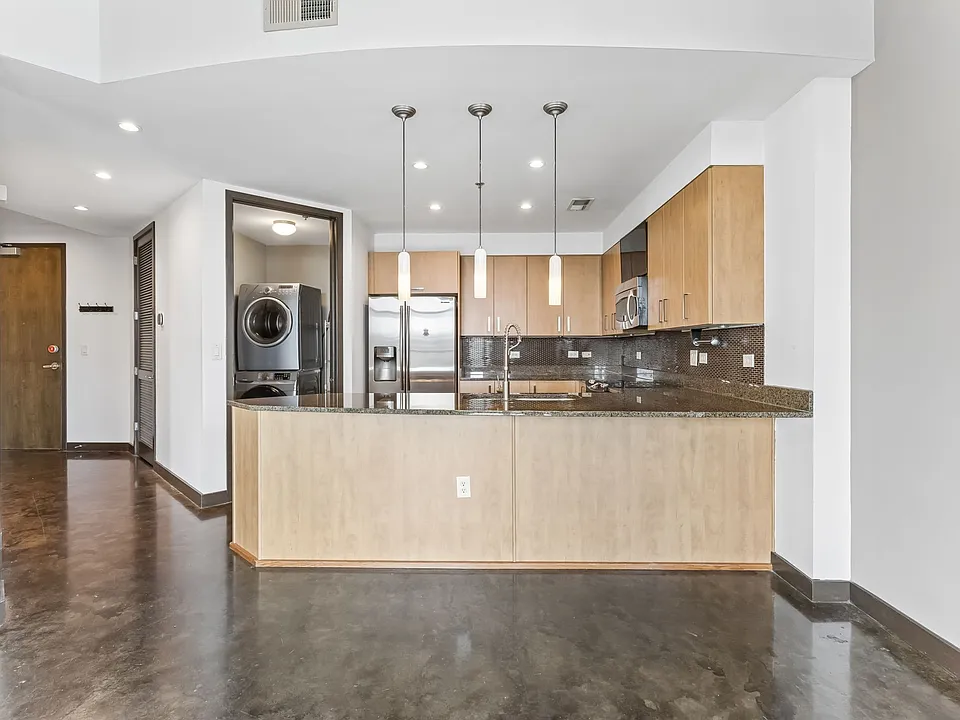 1510 Demonbreun St #702
