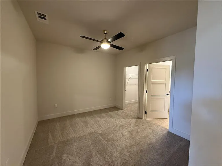 District on the Etowah Apartments — Photo 301