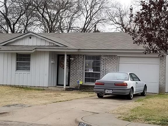 2nd image of 1015 Fairmeadows Cir