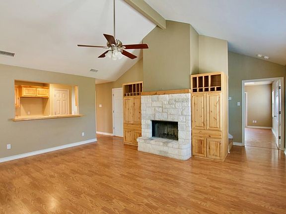 4th image of 423 Alvin Dr