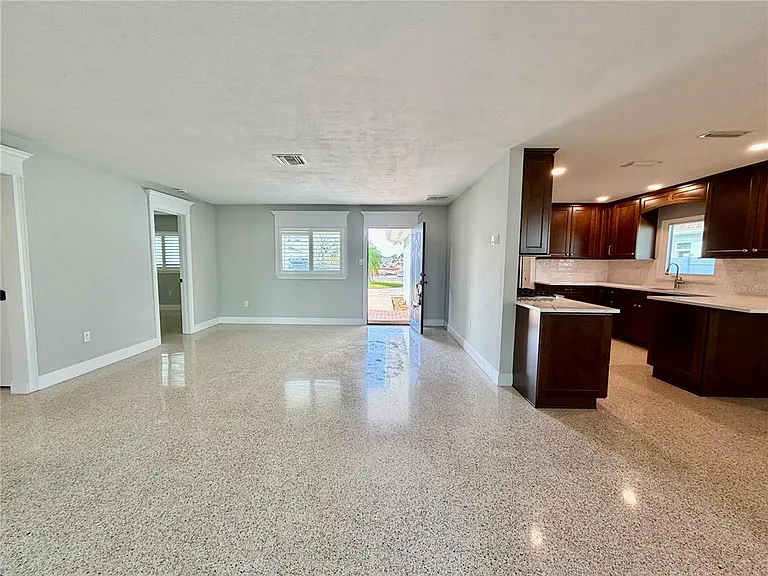 17045 Dolphin Dr — Photo 29