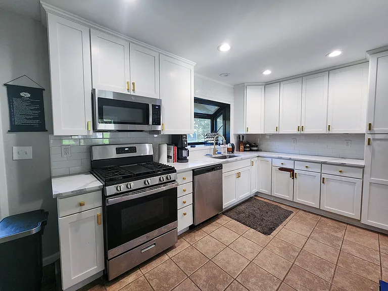 20 Alfresco Dr — Photo 17
