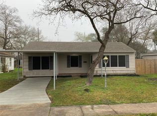 907 Roper St, Houston, TX 77034
