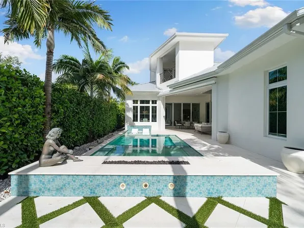 150 6th ST N, NAPLES, FL 34102