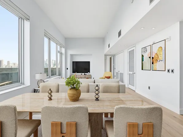 1000 Avenue At Port Imperial image 3 of 38