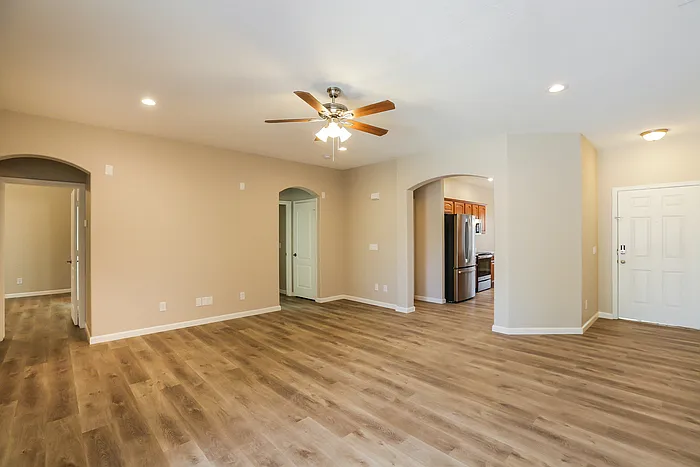 3 bed, 2.0 bath, 1186 sqft, $1,700 — Photo 4