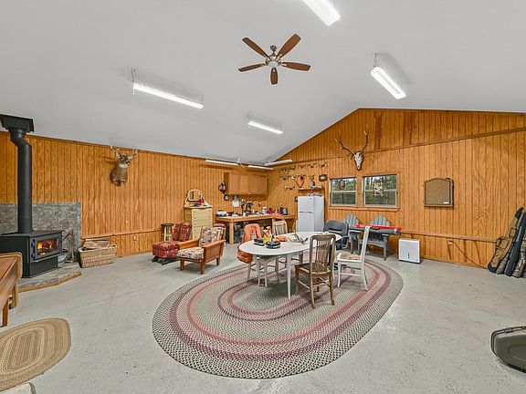 3rd image of W307N6992 Club CIRCLE E E