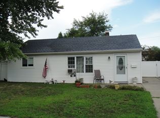 32 Kevin Ln, Bethpage, NY 11714