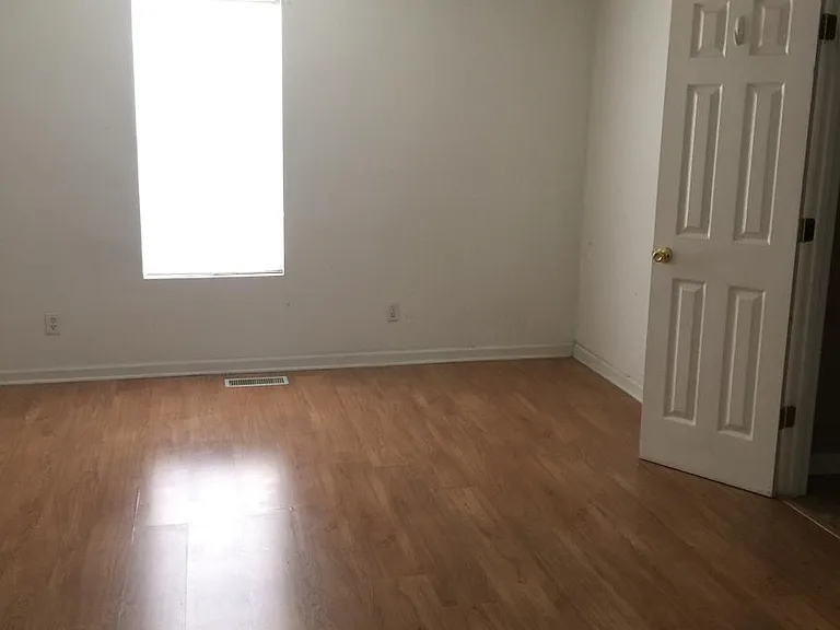 804 Austin Ave — Photo 14