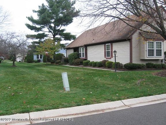 3rd image of 5B Ethan Allen Dr