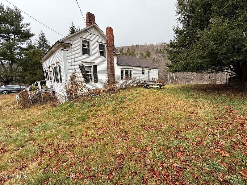 3rd image of 4 Dayfoot Road