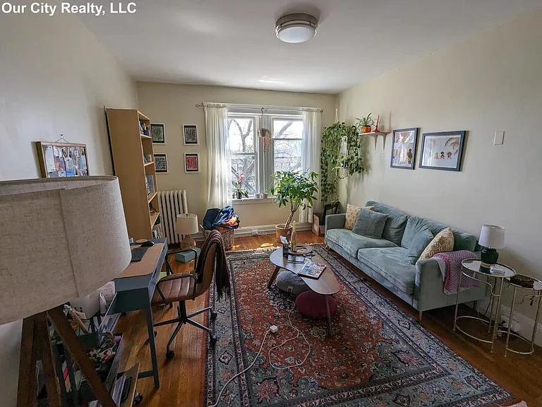 15 Linnaean St #18 — Photo 1
