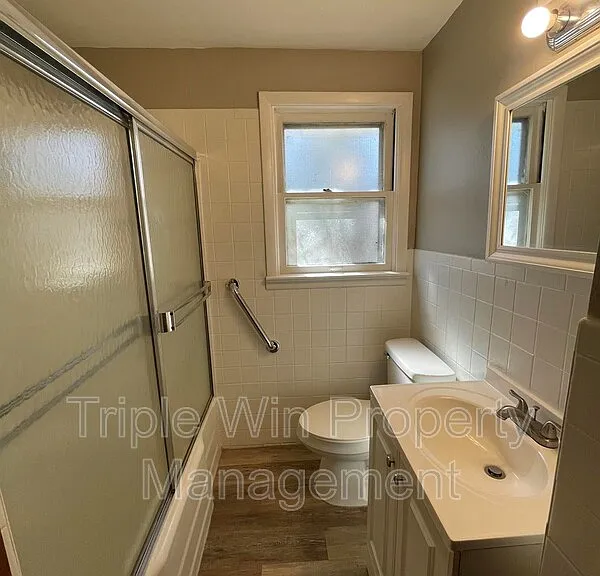 1280 Saint Catherine St — Photo 20
