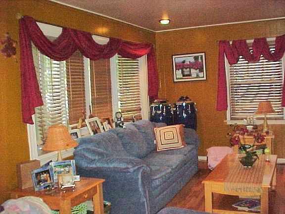 2nd image of 10204 Nevada Ave
