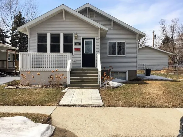 815 7th Ave NE, Devils Lake, ND 58301