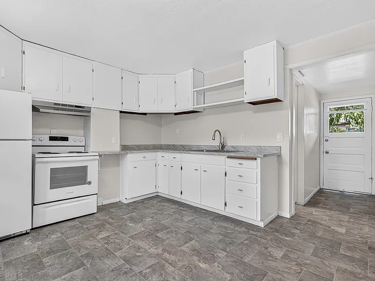715 N Main St #715 — Photo 4