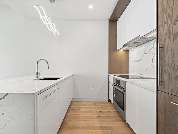 4th image of 45-30 Pearson St #7D