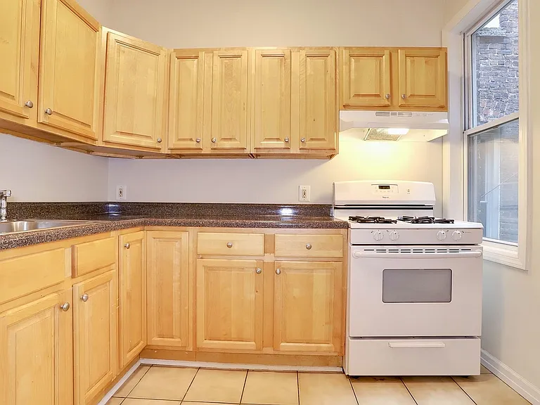 273 Webster Ave #4 — Photo 7