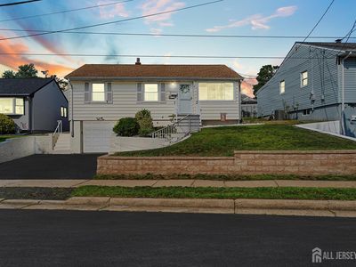 77 Conduit Way, Colonia, NJ, 07067