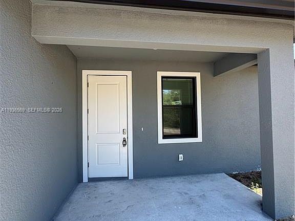 4th image of 6018 Acorn Cir