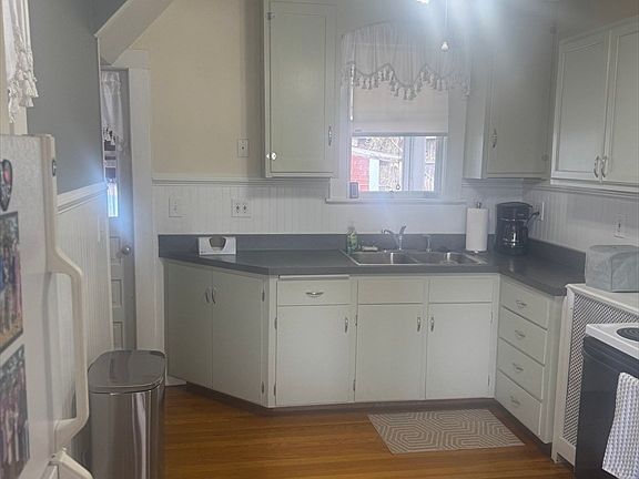 5th image of 727 Main St #1
