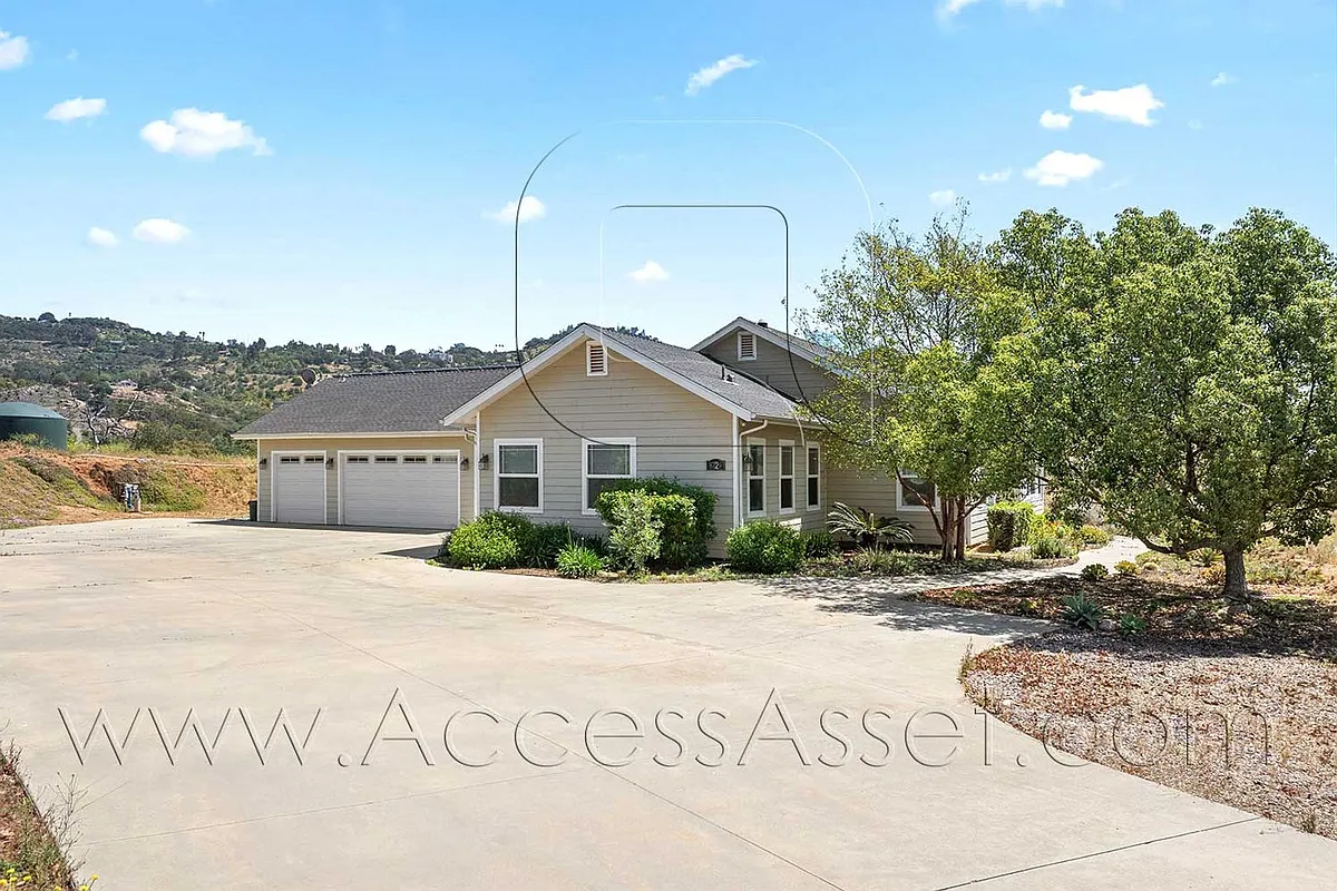 Building Photo - 8729 Clearwater Rd