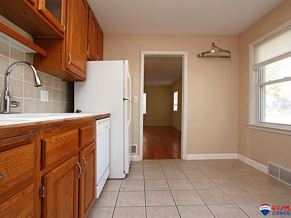 5th image of 3119 Mayflower Ave