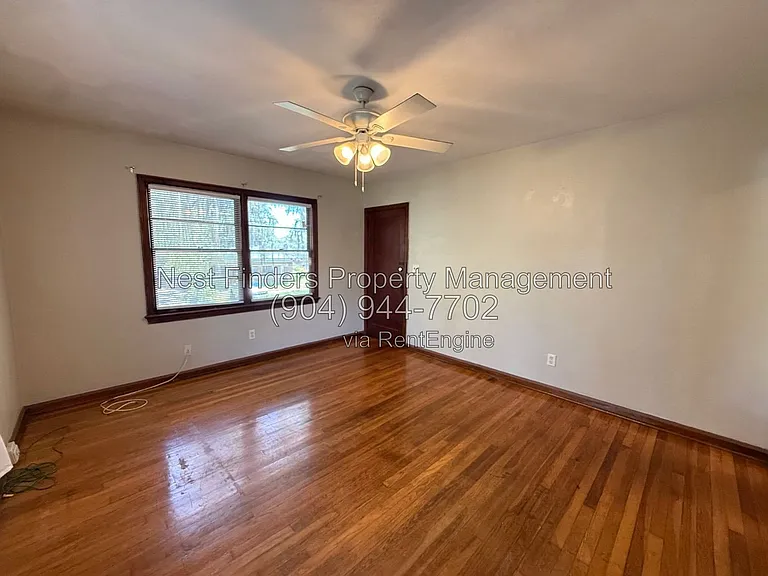 3553 Oak St #4 — Photo 11