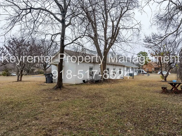 S Joplin Ave Triplex — Photo 9
