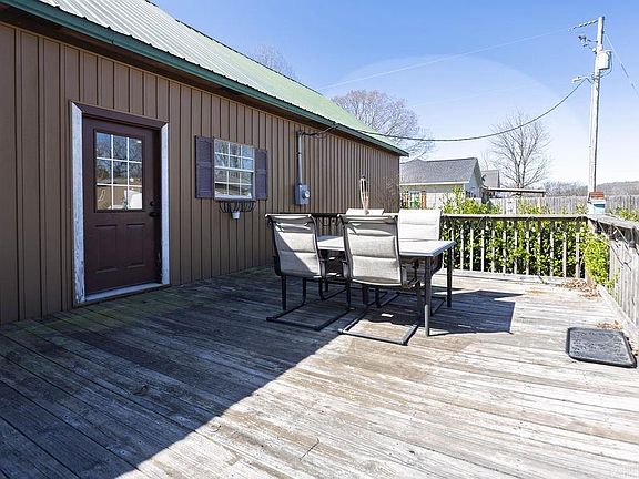 3rd image of 65 Four Oaks Ln