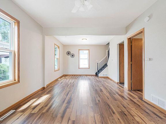 4th image of 1007 E Bremer Ave