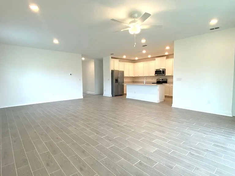 4103 Clifden Dr — Photo 6