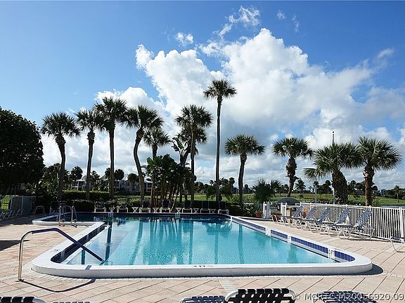 3rd image of 544 NE Plantation Rd APT 4708