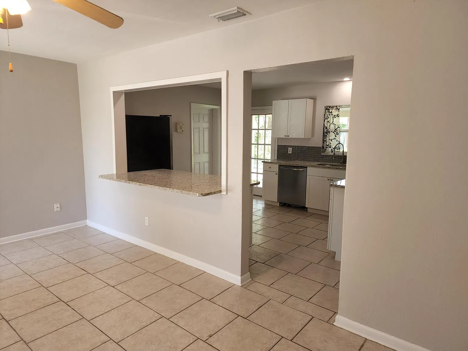 2 bed, 988 sqft, $2,395 — Photo 4