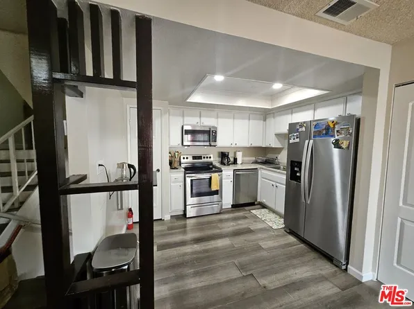 21605 Villa Pacifica Cir #33, Carson, CA 90745