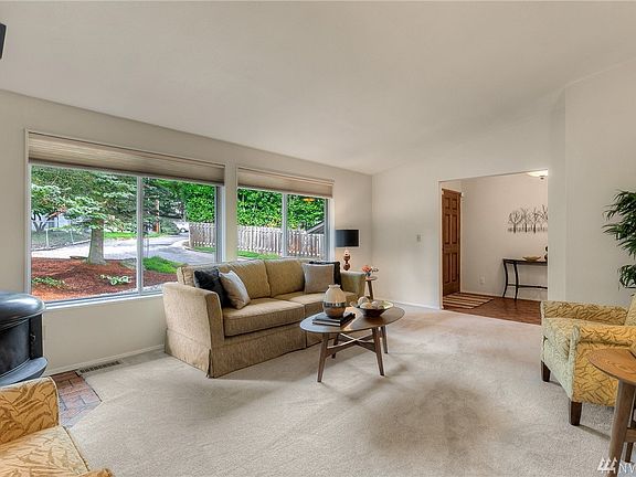 3rd image of 610 123rd Ave NE