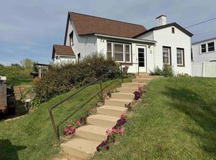 7691 N Menominee Rd, East Dubuque, IL 61025