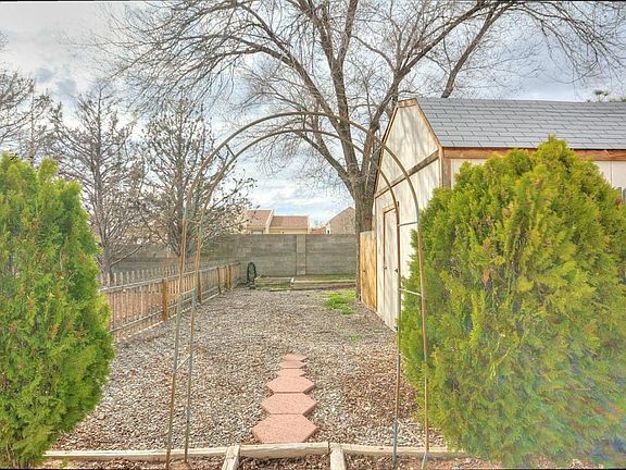 Arizona Sunset Side Yard