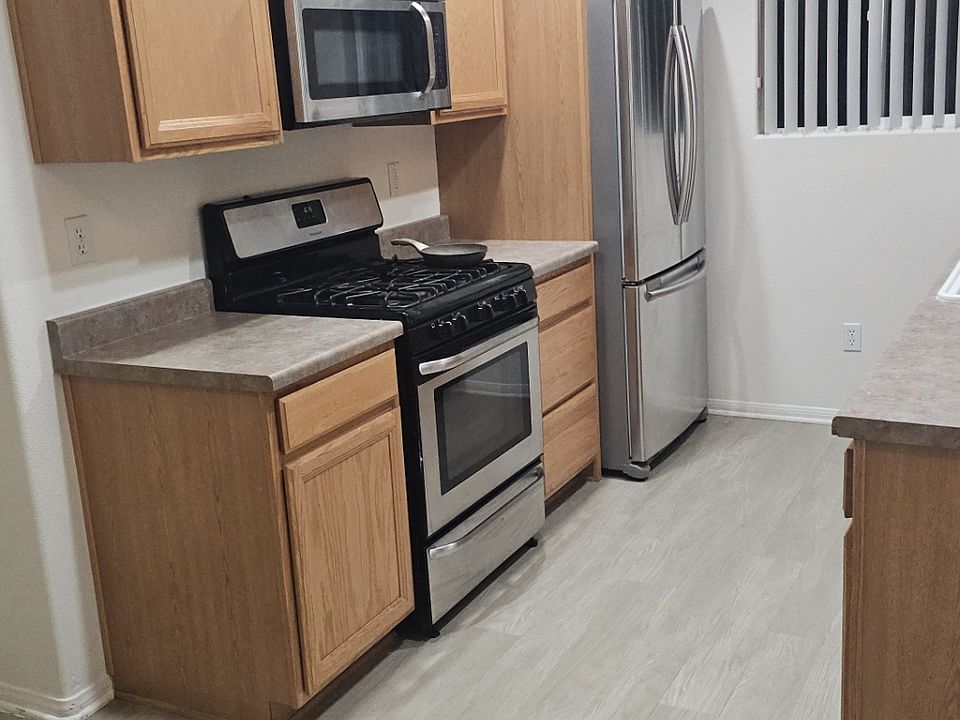 1st image of 61970 Petunia Dr